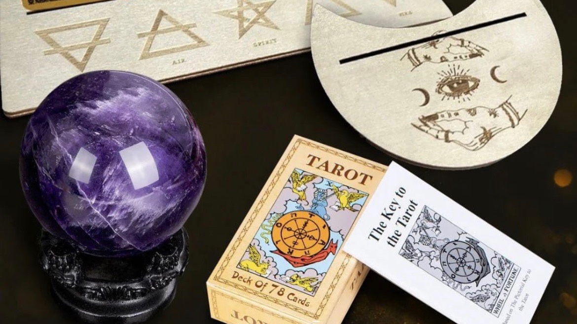 Tarot & crystal ball